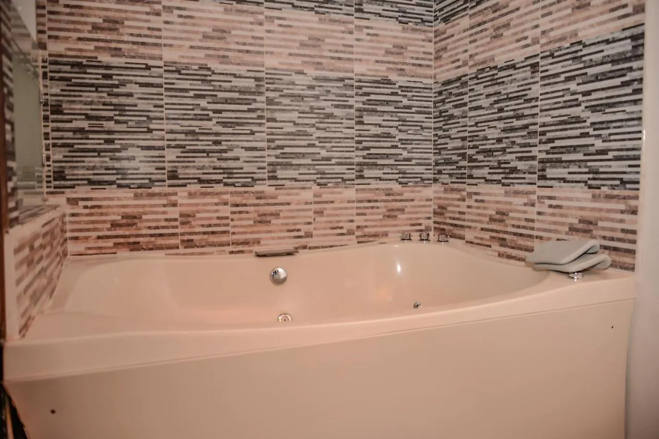 Poblado Brownstone Apartment Medellin 0*,